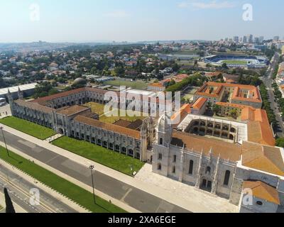 Une vue aérienne du monastère Jeronimos à Lisbonne, Portugal par une journée ensoleillée Banque D'Images