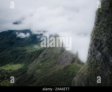 Une vue panoramique du cirque de Mafate sur l'île de la Réunion. Banque D'Images