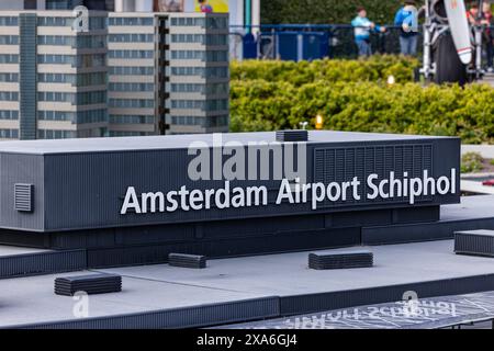 Une réplique miniature du panneau Schiphol de l'aéroport d'Amsterdam à Madurodam, Den Haag, pays-Bas Banque D'Images