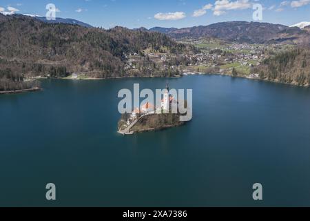 Vue aérienne de l'île dans le lac de Bled, Bled, Slovénie, Europe. Banque D'Images