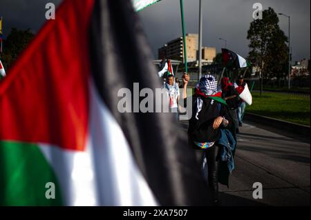 Bogota, Colombie. 04 juin 2024. Des manifestants prennent part à une manifestation de soutien à la Palestine le 4 juin 2024 à Bogota, en Colombie. Photo par : Sebastian Barros/long Visual Press crédit : long Visual Press/Alamy Live News Banque D'Images