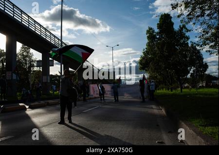 Bogota, Colombie. 04 juin 2024. Des manifestants prennent part à une manifestation de soutien à la Palestine le 4 juin 2024 à Bogota, en Colombie. Photo par : Sebastian Barros/long Visual Press crédit : long Visual Press/Alamy Live News Banque D'Images