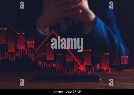 Les valeurs des propriétés sont en baisse constante. Homme d'affaires malheureux, ralentissement des affaires. les actions des entreprises chutent en valeur, la crise économique, le ralentissement de l'économie mondiale Banque D'Images