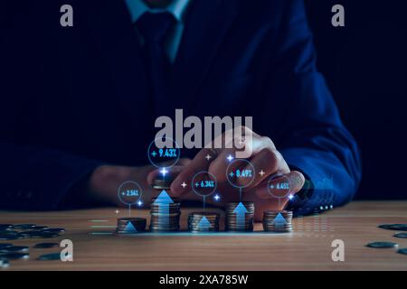 Concept de trading de fonds. Les taux d'intérêt continuent d'augmenter. Homme d'affaires planifiant des investissements à long terme, les affaires continuent de croître, volati de marché boursier Banque D'Images