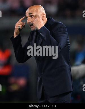 Bologne, Italie. 4 juin 2024. Luciano Spalletti, entraîneur-chef italien, fait un geste lors d'un match amical entre l'Italie et le T¨¹rkiye à Bologne, Italie, le 4 juin 2024. Crédit : Alberto Lingria/Xinhua/Alamy Live News Banque D'Images