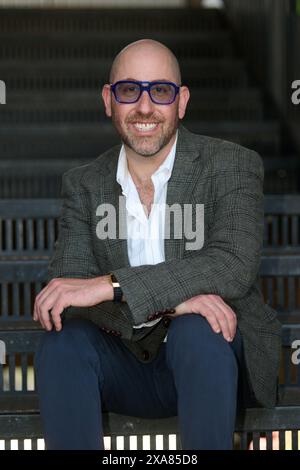 Londres, Royaume-Uni . 05 juin 2024 . Le réalisateur Stephen Robert Morse a photographié lors d'un appel photo pour la sortie de 'How to Rob a Bank', sorti le 24 juin 05 sur Netflix, qui s'est tenu à la Kings Cross. Crédit : Alan d West/Alamy Live News Banque D'Images