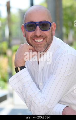 Londres, Royaume-Uni . 05 juin 2024 . Le réalisateur Stephen Robert Morse a photographié lors d'un appel photo pour la sortie de 'How to Rob a Bank', sorti le 24 juin 05 sur Netflix, qui s'est tenu à la Kings Cross. Crédit : Alan d West/Alamy Live News Banque D'Images