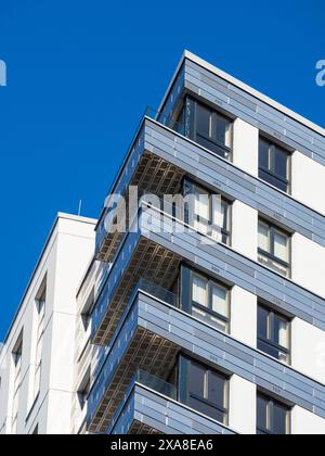 Bloc d'appartements réaménagé, Chatham Square, Reading, Berkshire, Angleterre, UK, GB. Banque D'Images