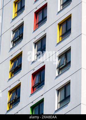 Bloc d'appartements réaménagé, Chatham Square, Reading, Berkshire, Angleterre, UK, GB. Banque D'Images