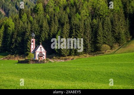 Johann in Ranui Church, Dolomites, Villnoss-Val di Funes, Alto Adige-Sudtirol, Italie Banque D'Images