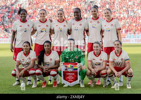 Le canadien commence onze poses pour une photo avant le match amical international entre le Canada et le Mexique à BMO Field de gauche à droite dans la rangée supérieure Kadeisha Buchanan #3, Evelyne viens #24, Shelina Zadorsky #4, Simi Awujo #13, Jade Rose #12, Janine Beckie. De gauche à droite rangée inférieure : Jayde Riviere #8, Ashley Lawrence #10, Sabrina D'Angelo #18, Cloe Lacasse #20, Jessie Fleming #17 le match s'est terminé 1-1. (Photo Angel Marchini / SOPA images/SIPA USA) Banque D'Images
