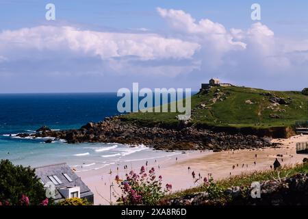 Porthmeor Beach, The Island Head, composés Ives, Cornwall, England, ROYAUME-UNI, 2024 Banque D'Images