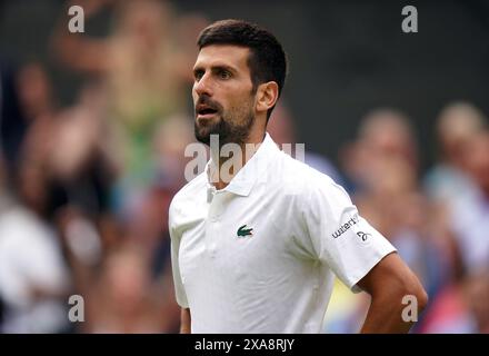 Photo du dossier datée du 16-07-2023 de Novak Djokovic qui doit subir une chirurgie du genou à Paris qui l'exclura de Wimbledon, selon des rapports en France. Date d'émission : mercredi 5 juin 2024. Banque D'Images