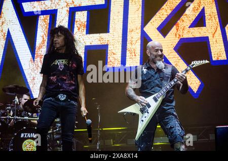 Joey Belladonna et Scott Ian d'Anthrax jouant au Release Athens Festival à Plateia Nerou / Grèce, juin 2019 Banque D'Images