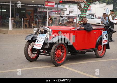 1934 Austin voiture avec moteur 7 ch et 4 cylindres. Inde WBB 5992. Banque D'Images