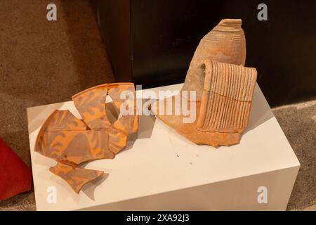 Objets de poterie reconstruits de Petra, Jordanie. Musée BYU des peuples et des cultures à Provo, Utah. Banque D'Images