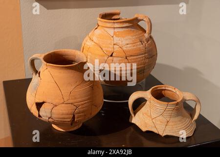 Objets de poterie reconstruits de Petra, Jordanie. Musée BYU des peuples et des cultures à Provo, Utah. Banque D'Images