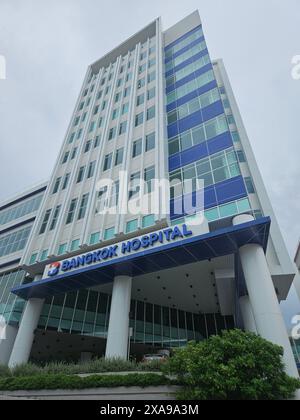 Udon Thani, Thaïlande - 05-06-2024 : extérieur de l'hôpital de Bangkok à Udon Thani, Thaïlande Banque D'Images