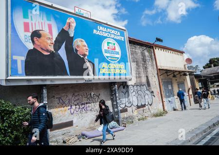 Palerme, Italie. 23 avril 2024. Affiches des partis politiques candidats aux élections européennes de 2024 à Palerme. (Photo d'Antonio Melita/Pacific Press) crédit : Pacific Press Media production Corp./Alamy Live News Banque D'Images