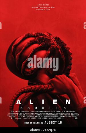 Alien : Romulus (2024) réalisé par Fede Alvarez et mettant en vedette Cailee Spaeny, Isabela Merced et Archie Renaux. Alors qu'il fouille les extrémités profondes d'une station spatiale abandonnée, un groupe de jeunes colonisateurs de l'espace se retrouvent face à face avec la forme de vie la plus terrifiante de l'univers. Affiche US One Sheet ***USAGE ÉDITORIAL SEULEMENT***. Crédit : BFA / 20th Century Studios Banque D'Images