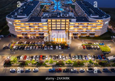 Vue aérienne hôtel de luxe Wave Resort sur la mer Noire, Bulgarie la nuit Banque D'Images