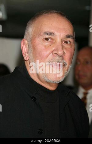 Frank Langella assiste à la cérémonie des National Board of Review of Motion Pictures Awards à Tavern on the Green à New York le 10 janvier 2006. Crédit photo : Henry McGee/MediaPunch Banque D'Images