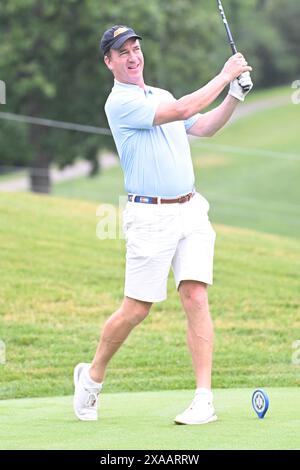 Dublin, Ohio, États-Unis. 5 juin 2024. Peyton Manning a fait ses débuts sur le 1er trou lors du Golden Bear Pro Am au Memorial Tournament à Dublin, Ohio. Brent Clark/Cal Sport Media/Alamy Live News Banque D'Images