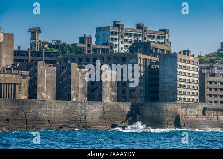 Île Hashima (Gunkanjima) (île des navires de guerre) (île des cuirassés), Nagasaki, Kyushu, Japon, Asie Banque D'Images