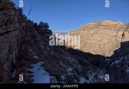 Le sentier de falaise de Waldron Canyon , au sud-ouest de Hermit Canyon en hiver, Grand Canyon, Arizona, États-Unis d'Amérique, Amérique du Nord Banque D'Images