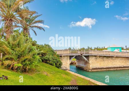 Somerset Bridge, le pont-levis le plus court au monde, avec une portée de seulement 32 pouces, Somerset Island, Bermudes, Atlantique Nord Banque D'Images