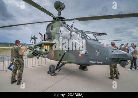 Kampfhubschrauber KHT TIGER, Deutsche Luftwaffe, ILA 2024, internationale Luft- und Raumfahrtausstellung Berlin, Schönefeld, Brandenburg, Deutschland *** hélicoptère de combat KHT TIGER, Armée de l'air allemande, ILA 2024, exposition aérospatiale internationale Berlin, Schönefeld, Brandebourg, Allemagne Banque D'Images