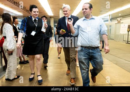 Washington, États-Unis. 05 juin 2024. Sénateur américain Bill Cassidy (R-LA) parlant avec des journalistes près du métro du Sénat au Capitole des États-Unis. Crédit : SOPA images Limited/Alamy Live News Banque D'Images