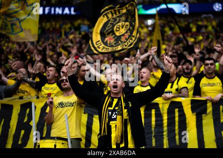 Londres, Royaume-Uni. 1er juin 2024. Les fans du Borussia Dortmund montrent leur soutien avant le match final de l'UEFA Champions League entre le Borussia Dortmund et le Real Madrid CF. Crédit : Nicolò Campo/Alamy Live News Banque D'Images