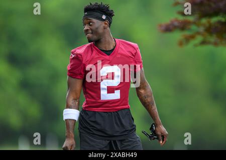 Ashburn, Virginie, États-Unis. 05 juin 2024. Le cornerback des commandants de Washington Mike Sainristil (2) se rend à la pratique OTA des commandants de Washington au centre de formation OrthoVirginia au Commanders Park à Ashburn, en Virginie Reggie Hildred/CSM/Alamy Live News Banque D'Images