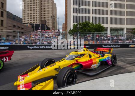 2 juin 2024 : Alex Palou (10 ans), pilote de Chip Ganassi Racing, conduit pendant le Grand Prix de Détroit de Chevrolet. La NTT IndyCar Series organise le Grand Prix de Chevrolet dans les rues du centre-ville de Detroit, Michigan. (Jonathan Tenca/CSM) Banque D'Images