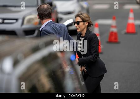 Wilmington, États-Unis. 05 juin 2024. Hallie Biden quitte le bâtiment fédéral J. Caleb Boggs le troisième jour de procès pour des accusations criminelles d'armes à feu pour Hunter Biden à Wilmington, DE, le mercredi 5 juin 2024. Photo de Ken Cedeno/UPI . Crédit : UPI/Alamy Live News Banque D'Images