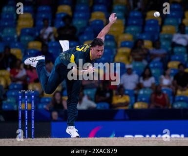 Bridgetown, Barbade. 06 juin 2024. Coupe du monde ICC T20 2024 - Australie - Oman L'Australie Marcus Stoinis Bowls alors que l'Australie affronte Oman dans la Coupe du monde ICC T20 à l'Oval de Kensington, Bridgetown, Barbade. Crédit : Ian Jacobs/Alamy Live News Banque D'Images