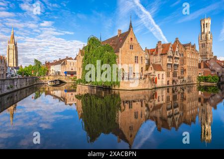 Décor du Quai du Rosaire, Rozenhoedkaai en néerlandais, situé à Bruges, Belgique Banque D'Images