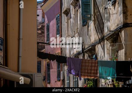 Scènes dans les rues de Kerkyra, Corfou, Grèce. Octobre 2022 Banque D'Images