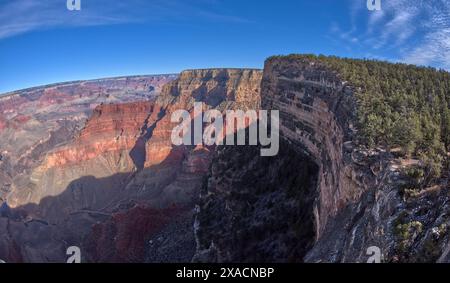 Le Great Mohave Wall au Grand Canyon vu juste à l'ouest de Monument Creek, une partie du canyon sous cette falaise, parc national du Grand Canyon, UNESCO Banque D'Images