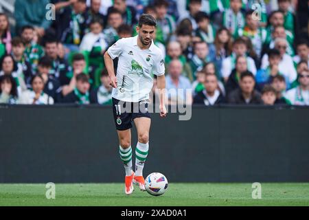 Andres Martin du Real Racing Club avec le ballon lors du match LaLiga Hypermotion entre le Real Racing Club et le Real Saragosse au stade El Sardinero Banque D'Images