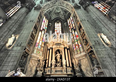 Cathédrale de Milan, Duomo, construction commencée en 1386, achevée en 1858, Milan, Milan, Lombardie, Italie, Europe, magnifique cathédrale gothique avec un Banque D'Images