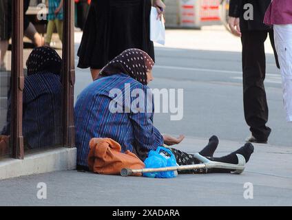 population pauvre dans notre société avec peu d'argent les pauvres dans notre société Banque D'Images