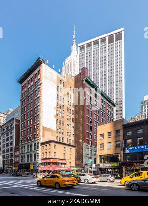 New York City, États-Unis - 26 août 2017 : à l'angle de la Sixth Avenue et West 31st Street. Banque D'Images