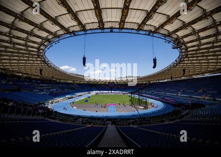 Rome, Italie. 06 juin 2024. L'illustration montre le stade Olympico lors des préparatifs des Championnats d'Europe d'athlétisme à Rome, Italie, le jeudi 06 juin 2024. La délégation belge aux Championnats d'Europe d'athlétisme n'a jamais été aussi importante que cette année. 59 athlètes (35 hommes et 24 femmes) participeront à 41 compétitions individuelles dans la capitale italienne. Il y aura aussi cinq équipes de relais au départ. BELGA PHOTO JASPER JACOBS crédit : Belga News Agency/Alamy Live News Banque D'Images