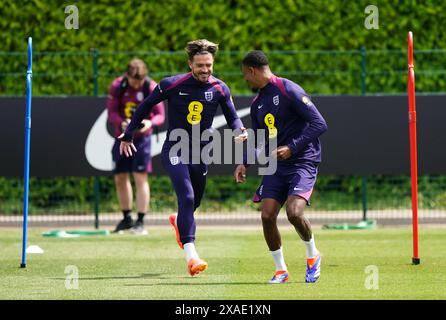 Jack Grealish et Ezri Konsa d'Angleterre lors d'une séance d'entraînement à Tottenham Hotspur Training session, Londres. Date de la photo : jeudi 6 juin 2024. Banque D'Images