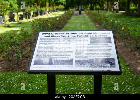 Chanterlands Crematorium, Hull, East Yorkshire, Royaume-Uni 2024 6 juin 2024. Le crématorium de Chanterlands (le cimetière occidental) abrite de nombreuses tombes de guerre, et possède un mémorial et une roseraie pour honorer les morts de guerre. SUR LA PHOTO : panneaux d'information illustrant l'effort de guerre à Hull. BridgetCatterall/AlamyLiveNews Banque D'Images