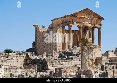 Temple Capitole de Jupiter, Dougga romain ou Thugga, ancienne cité romaine, Teboursouk, gouvernorat de Beja, Tunisie Banque D'Images