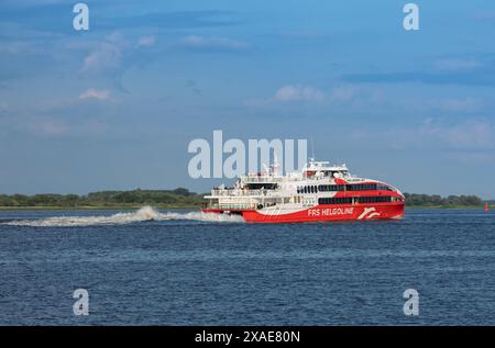 Stade, Allemagne – 28 mai 2024 : ferry à grande vitesse HALUNDER JET sur l'Elbe, retour de Heligoland à Hambourg. Banque D'Images