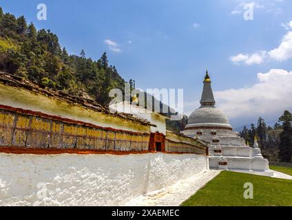 Chendebji Chorten stupa de style népalais, district de Trongsa, Trongsa, Bhoutan Banque D'Images